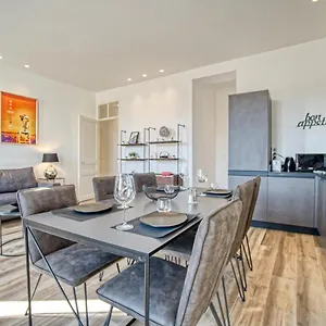 Superbe 3 Pièces Refait à Neuf Classé 4 étoiles Avec Ascenseur Et Balcon à Pied De La Et Du Palais Des Festivals Appartamento Cannes