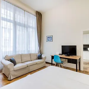  Apartment Klarahome