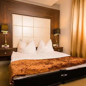 4* Hotel Duna Garden
