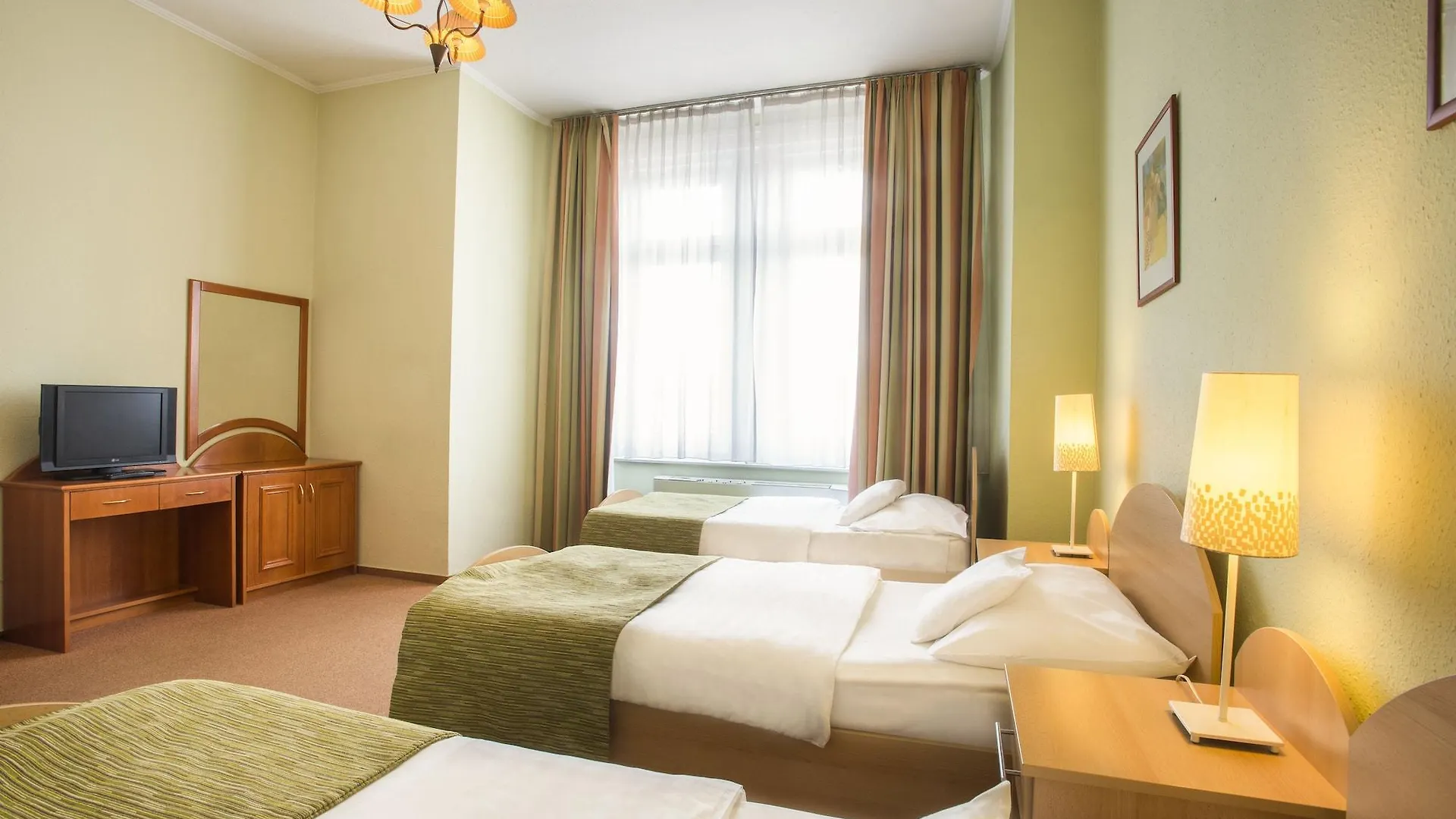 ***  Baross City Hotel - Budapest Hungary