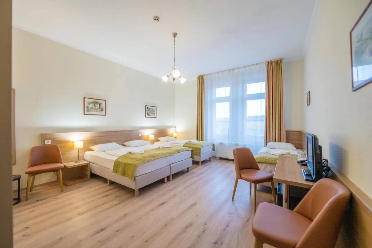 ***  Baross City Hotel - Budapeste Hungria
